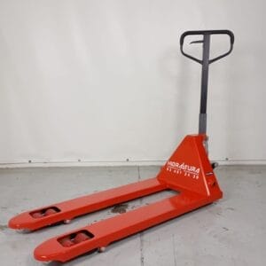 transpaleta manual color rojo