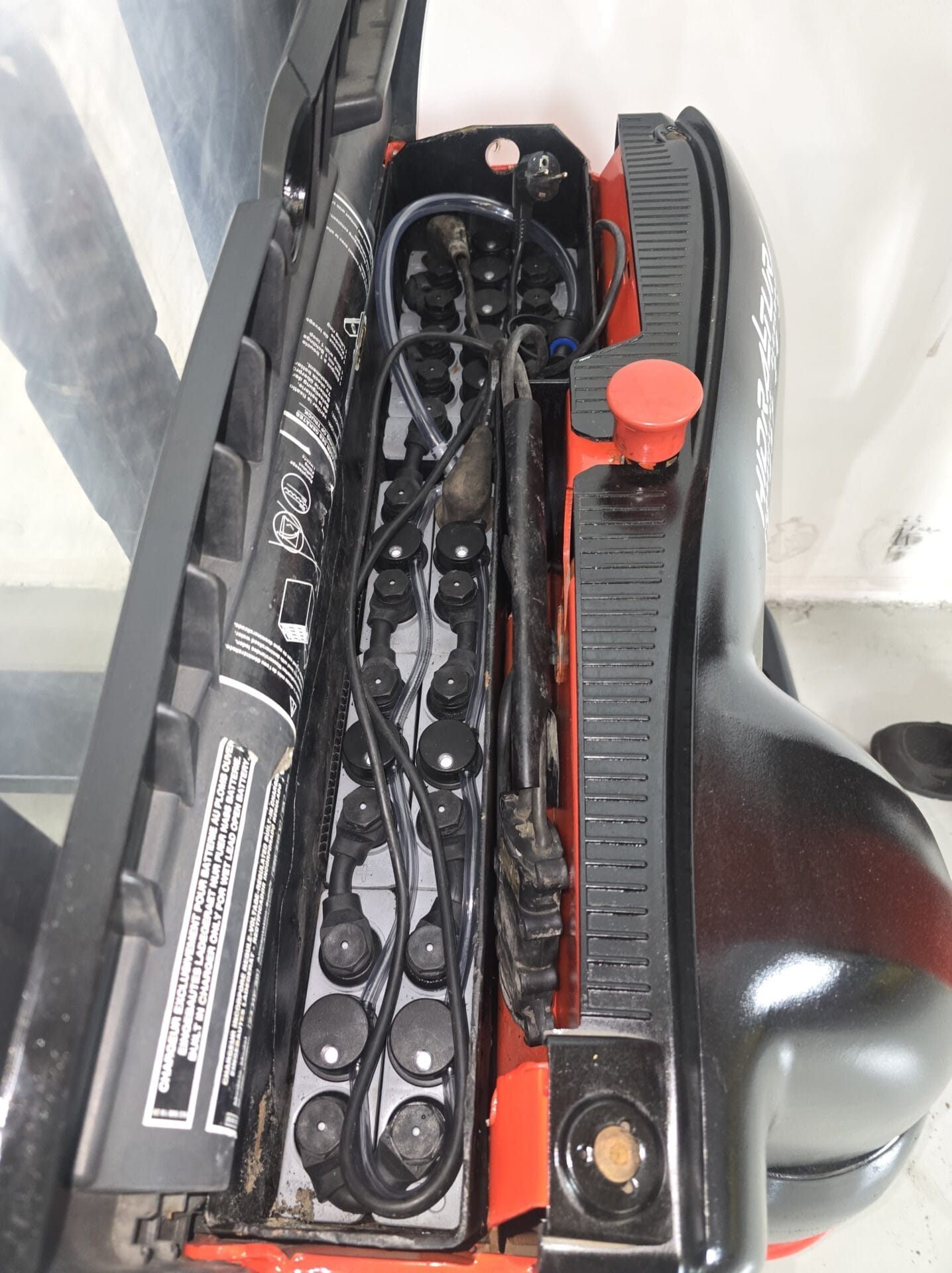 BATERIA APILADOR LINDE ROJO Y NEGRO