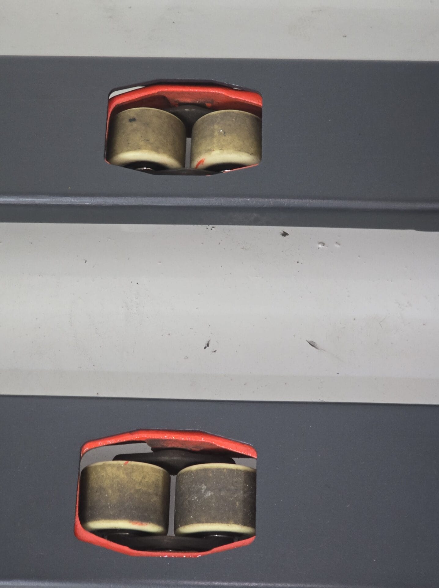 RODILLOS APILADOR LINDE ROJO Y NEGRO