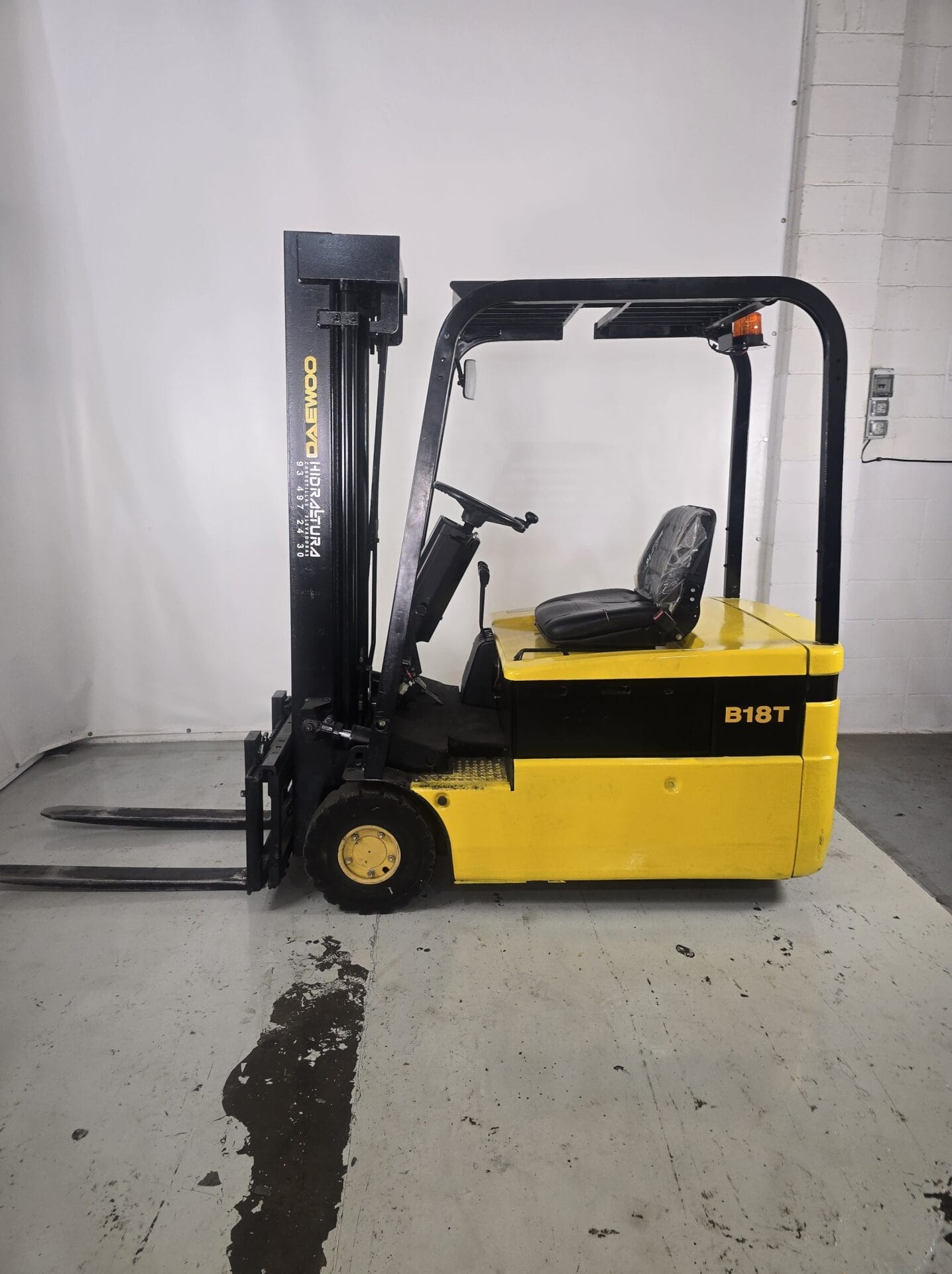 carretilla tricilo daewoo amarilla