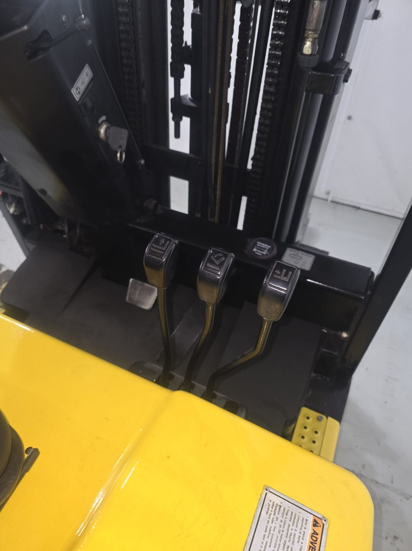 palancas carretilla tricilo daewoo amarilla