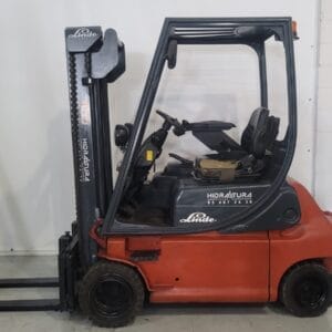 CARRETILLA LINDE NEGRA Y ROJA