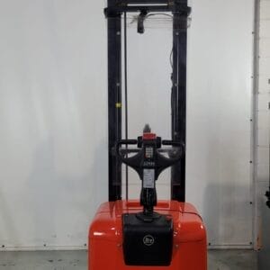 apilador BT NEGRO Y ROJO